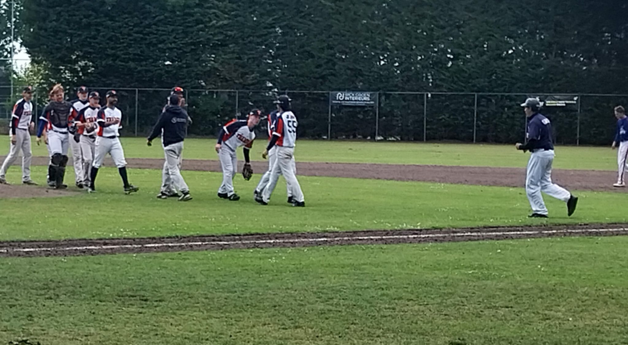 Thamen na makkelijke winst op Tex Town Tigers nog steeds ongeslagen